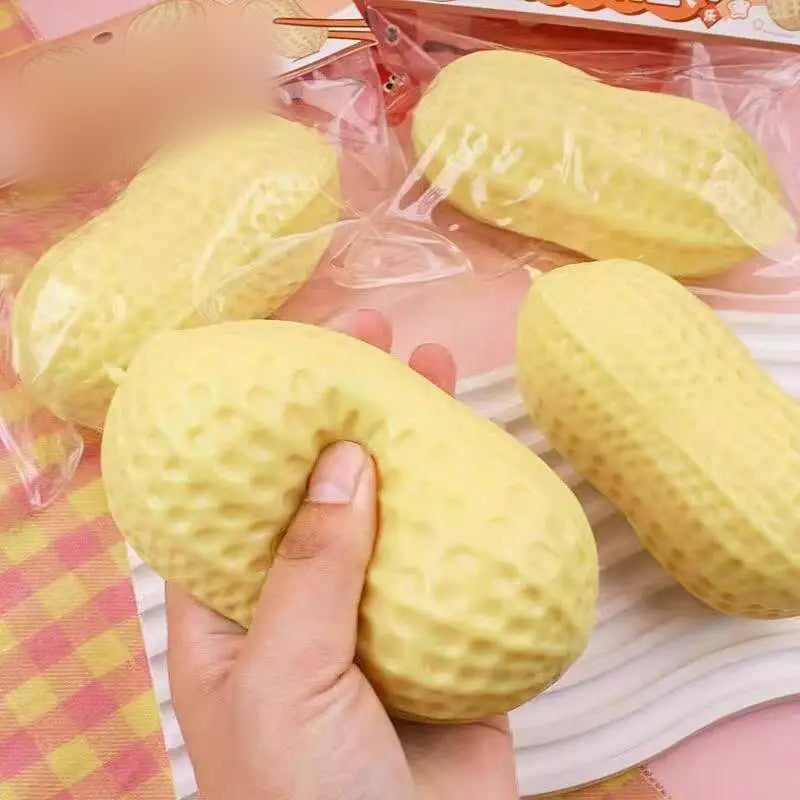 Squishy kikiriki – kikiriki stisnut u ruci