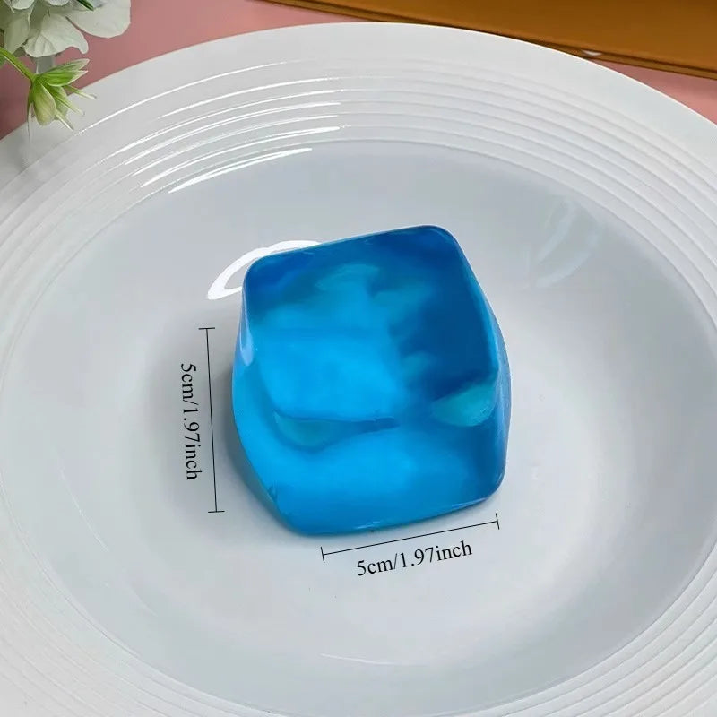Squishy Ledena Kocka Spora 🥶 — Spori Povratak