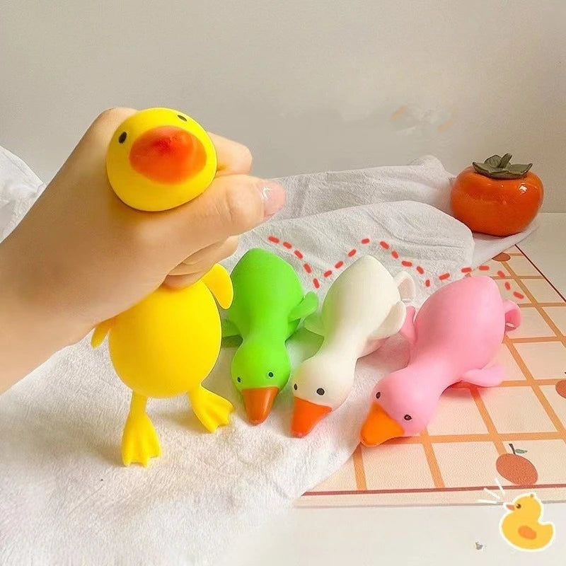 Squishy Patkica Antistres 🦆 — Ljubomorna Igra