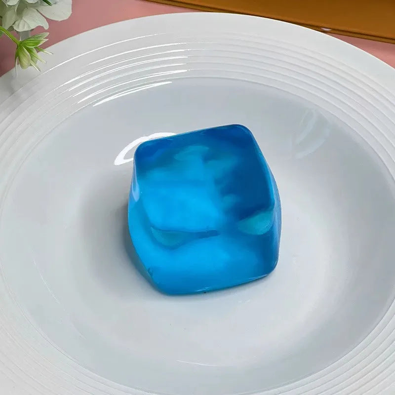 Squishy Ledena Kocka Spora 🥶 — Spori Povratak