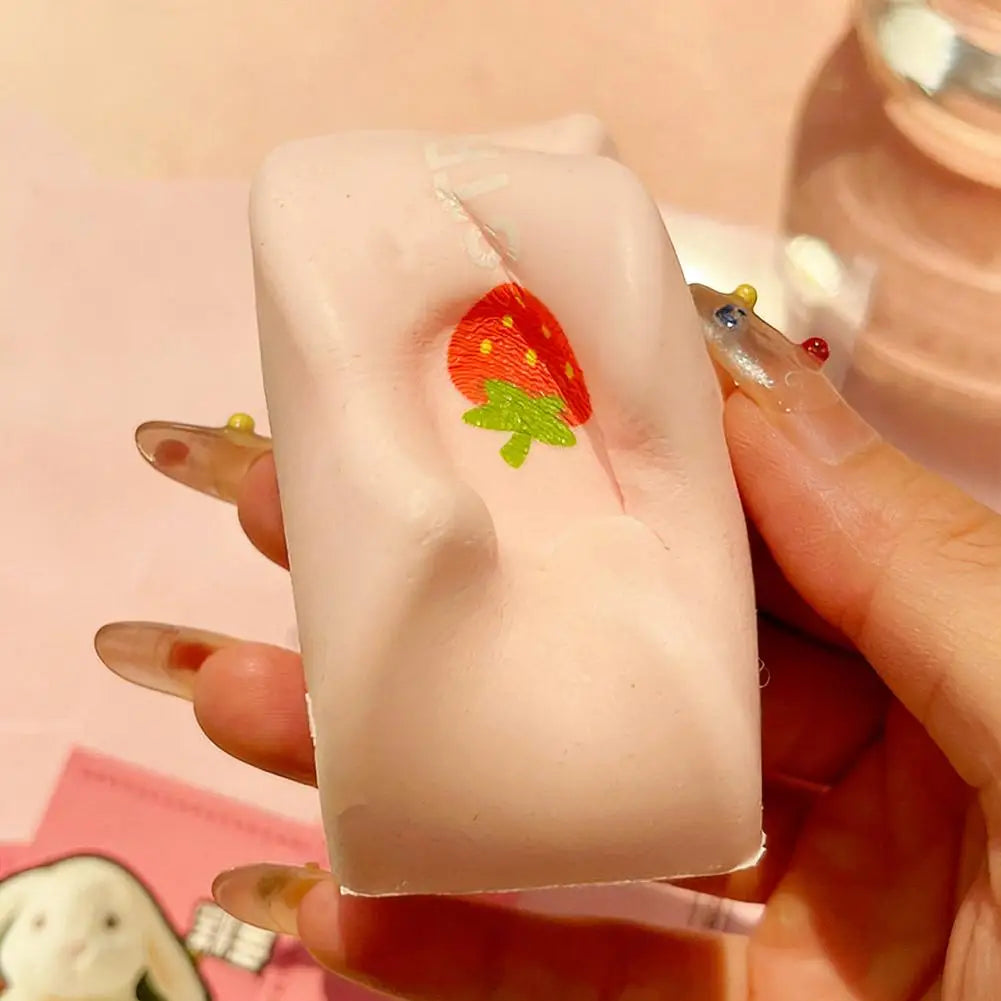 Squishy Jagoda na Štapiću 🍓 — Ledena Zabava